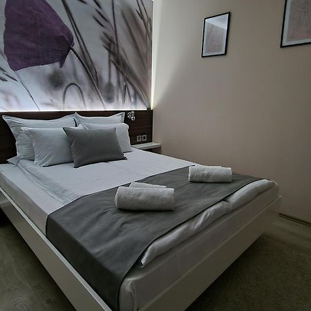 Garni Hotel Nis City View Zimmer foto